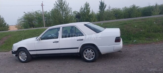Mercedes E 200 1987, 450,000 km - 2.0 l - Ağstafa
