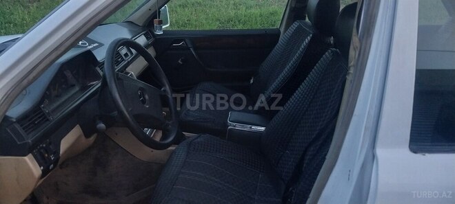 Mercedes E 200 1987, 450,000 km - 2.0 l - Ağstafa