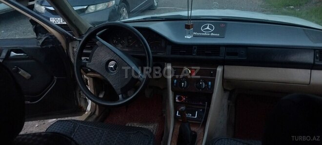 Mercedes E 200 1987, 450,000 km - 2.0 l - Ağstafa