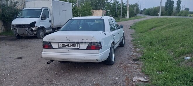Mercedes E 200 1987, 450,000 km - 2.0 l - Ağstafa