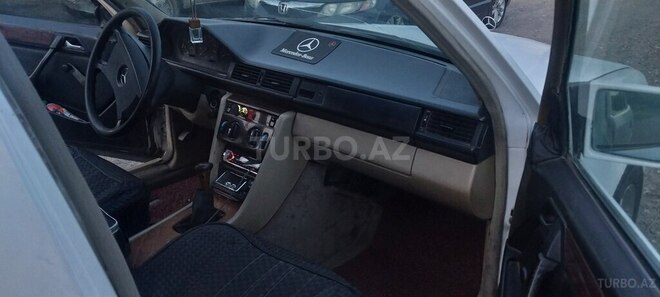 Mercedes E 200 1987, 450,000 km - 2.0 l - Ağstafa