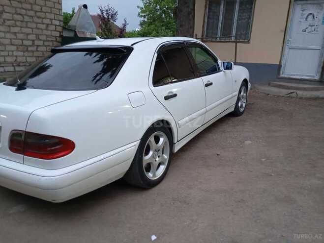 Mercedes E 220 d 1999, 147,000 km - 2.2 l - Tovuz