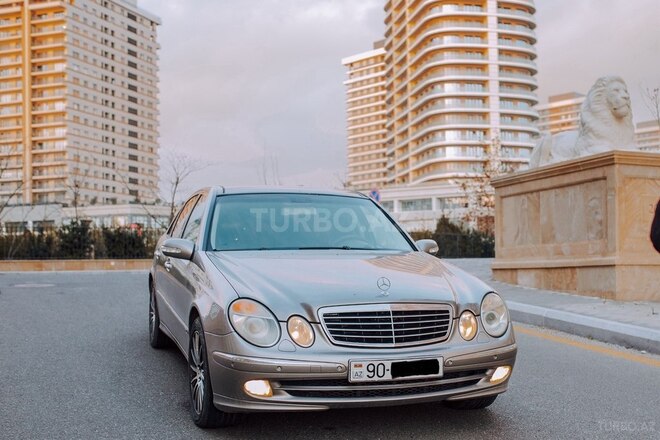 Mercedes E 320 2003, 272,000 km - 3.2 l - Bakı