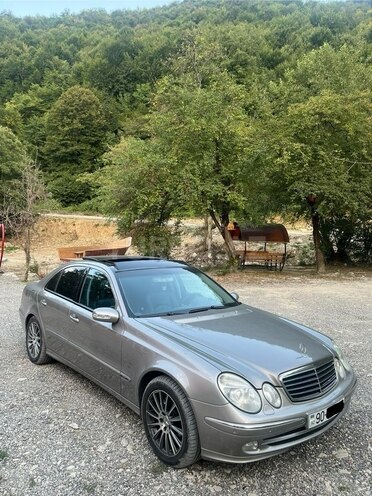 Mercedes E 320 2003, 272,000 km - 3.2 l - Bakı