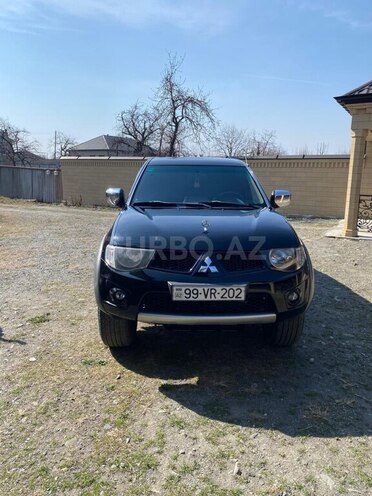 Mitsubishi L200-1