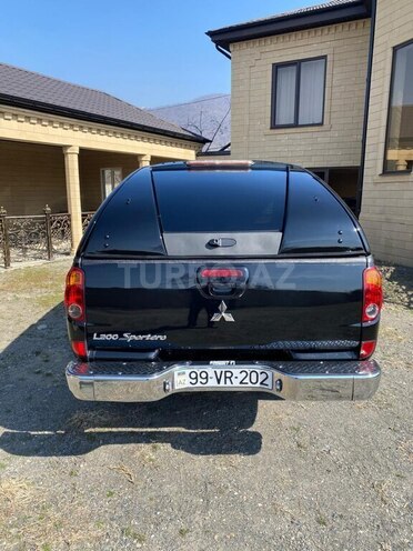 Mitsubishi L200-2
