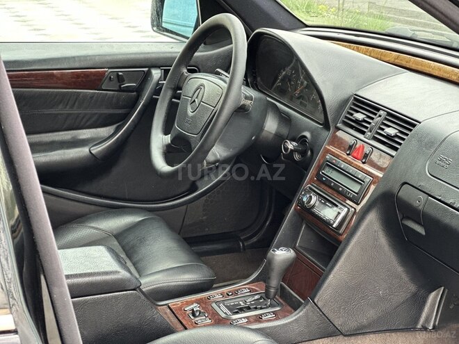 Mercedes C 230 1998, 234,000 km - 2.3 l - Saatlı