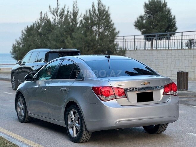 Chevrolet Cruze-11