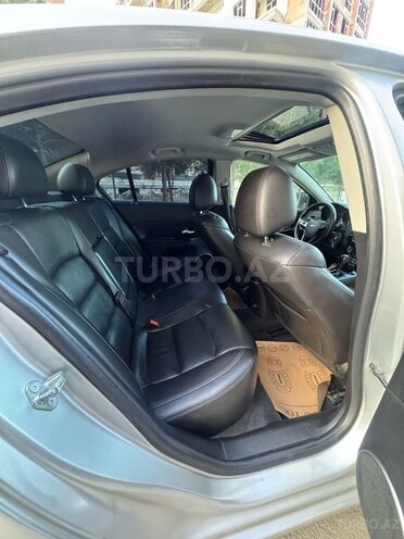 Chevrolet Cruze-16