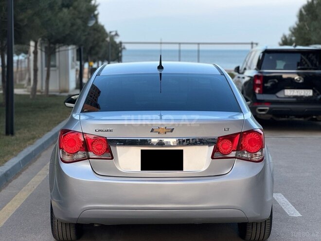 Chevrolet Cruze-13