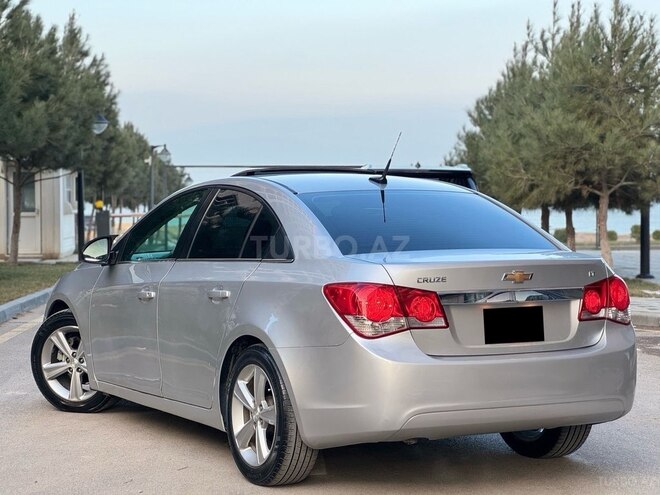 Chevrolet Cruze-12