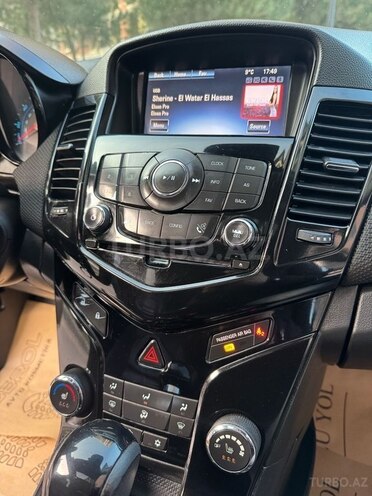 Chevrolet Cruze-19