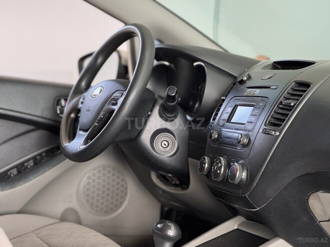 Kia Forte-11