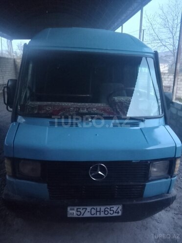 Mercedes 208 D 1993, 386,000 km - 2.3 l - Tovuz