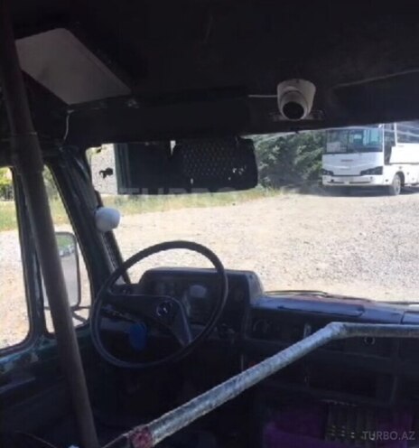 Mercedes 208 D 1993, 386,000 km - 2.3 l - Tovuz