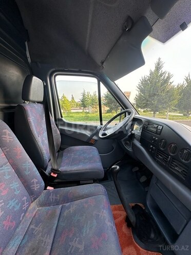 Mercedes Sprinter 313 1998, 300,000 km - 2.9 l - Ucar