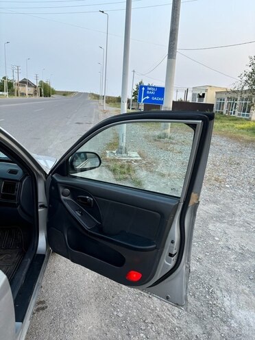 Hyundai Elantra 2001, 250,000 km - 2.0 l - Kürdəmir
