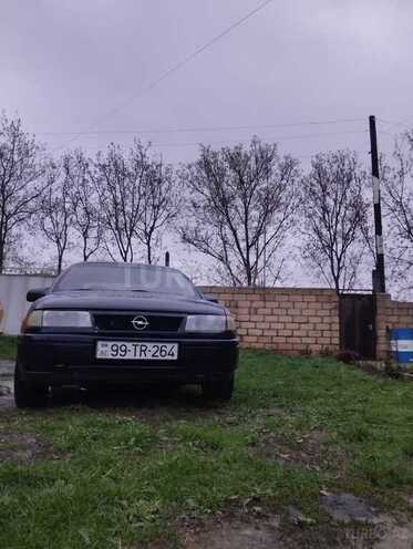 Opel Vectra 1993, 412,000 km - 1.7 l - Qusar