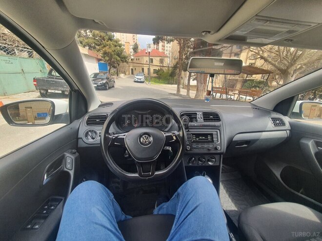 Volkswagen Polo 2018, 98,500 km - 1.6 l - Bakı