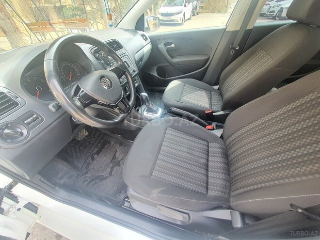 Volkswagen Polo 2018, 98,500 km - 1.6 l - Bakı