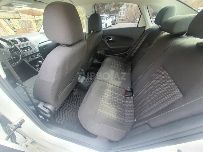 Volkswagen Polo 2018, 98,500 km - 1.6 l - Bakı