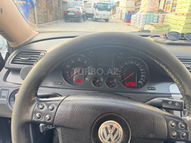 Volkswagen Passat 2005, 240,000 km - 2.0 л - Bakı