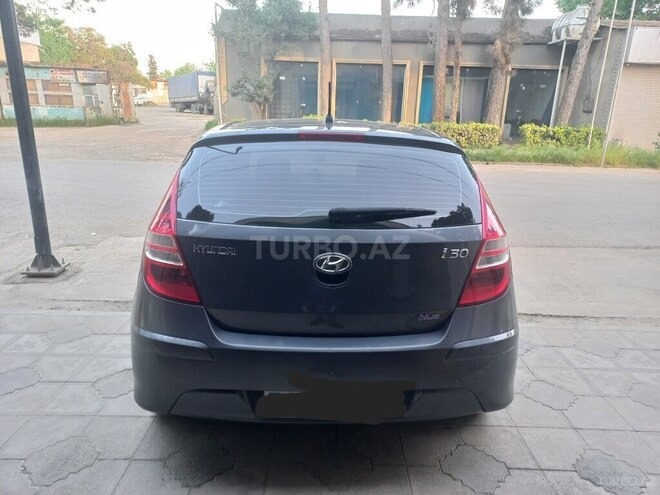 Hyundai i30 2010, 280,000 km - 1.6 l - Biləsuvar