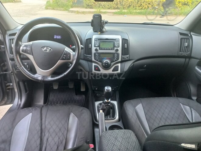 Hyundai i30 2010, 280,000 km - 1.6 l - Biləsuvar