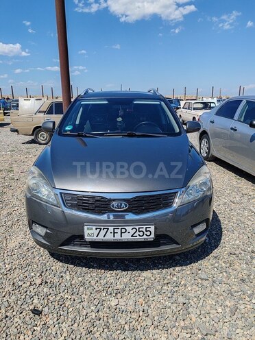 Kia Ceed 2010, 203,000 km - 1.6 л - Gəncə