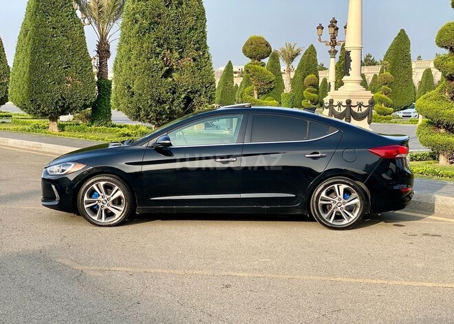 Hyundai Elantra 2017, 170,000 km - 2.0 л - Gəncə