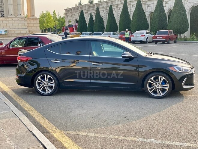 Hyundai Elantra 2017, 170,000 km - 2.0 л - Gəncə