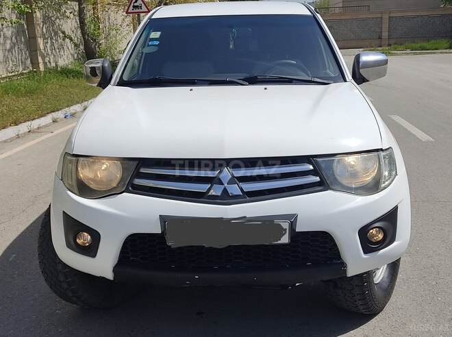 Mitsubishi L200 2010, 193,000 km - 2.5 л - Bakı