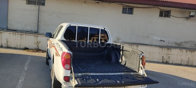 Mitsubishi L200 2010, 193,000 km - 2.5 л - Bakı
