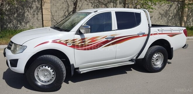 Mitsubishi L200 2010, 193,000 km - 2.5 л - Bakı