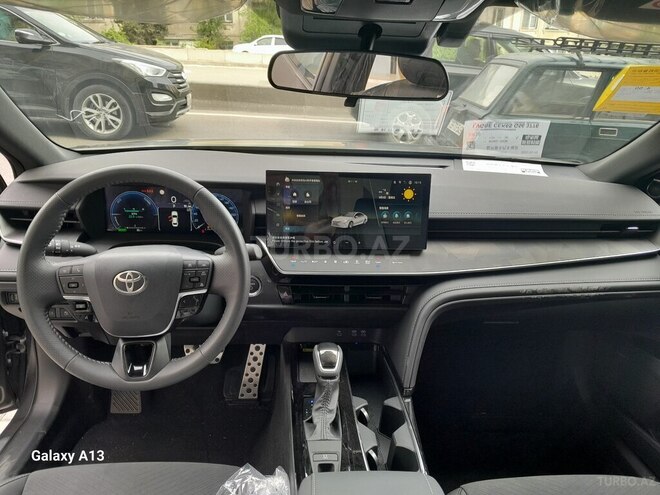 Toyota Camry-13