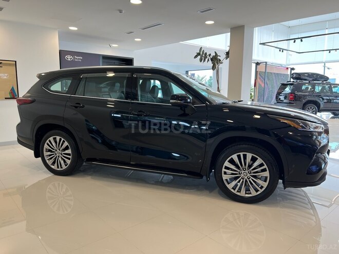 Toyota Highlander-3