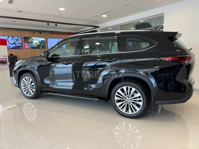 Toyota Highlander-4