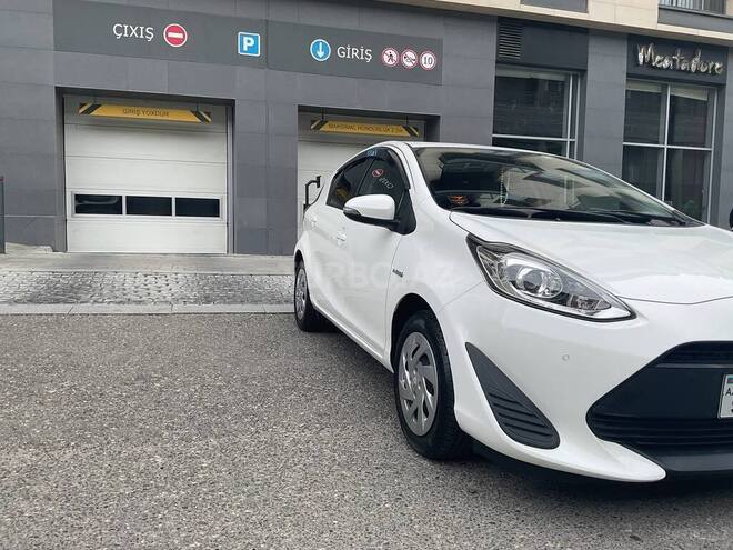 Toyota Aqua-7