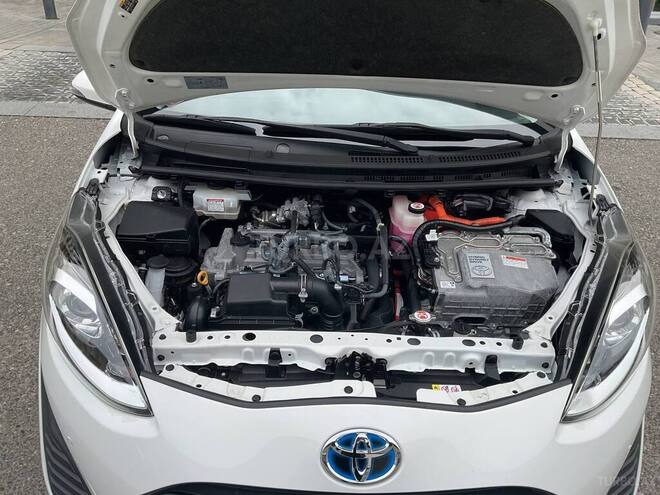 Toyota Aqua-18