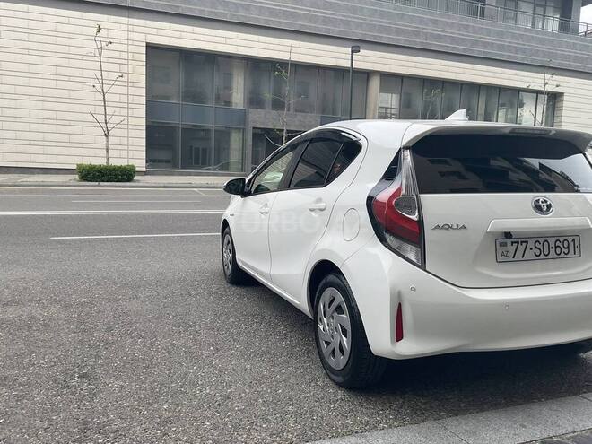 Toyota Aqua-6