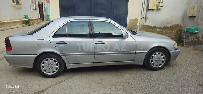 Mercedes C 220 d 2000, 393,719 km - 2.2 l - Bakı