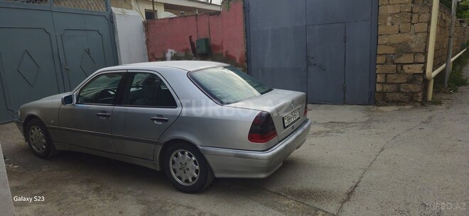 Mercedes C 220 d 2000, 393,719 km - 2.2 l - Bakı