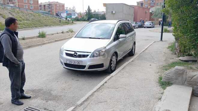 Opel Zafira 2006, 200,000 km - 1.9 л - Bakı