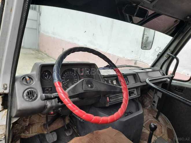 Mercedes 208 D 1995, 556,600 km - 2.3 л - Salyan