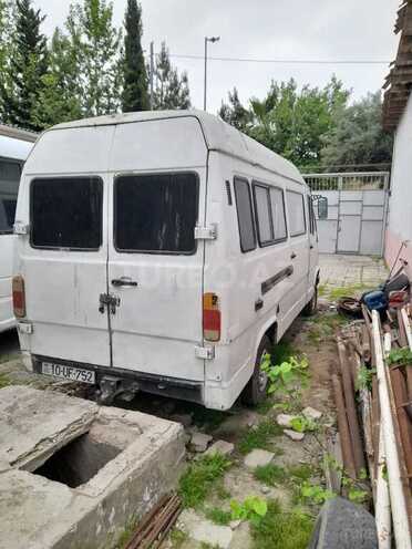 Mercedes 208 D 1995, 556,600 km - 2.3 л - Salyan