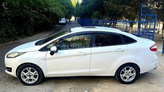 Ford Fiesta 2015, 164,800 km - 1.6 l - Bakı