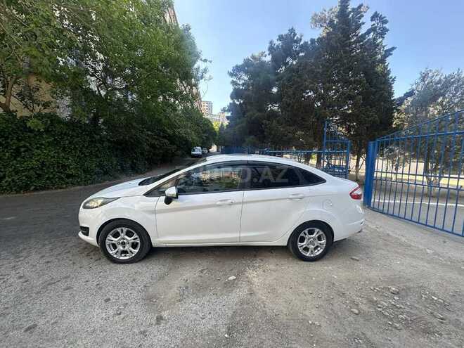Ford Fiesta 2015, 164,800 km - 1.6 l - Bakı