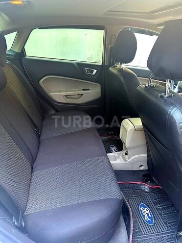 Ford Fiesta 2015, 164,800 km - 1.6 l - Bakı