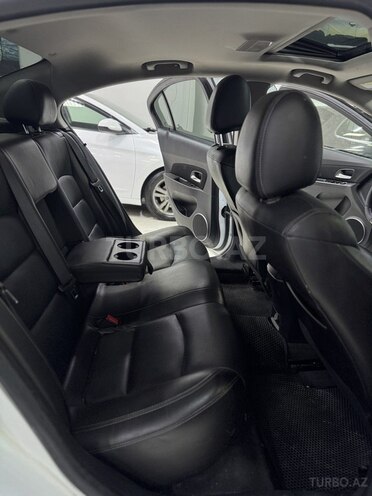 Chevrolet Cruze-15