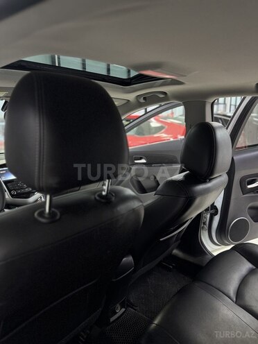 Chevrolet Cruze-13